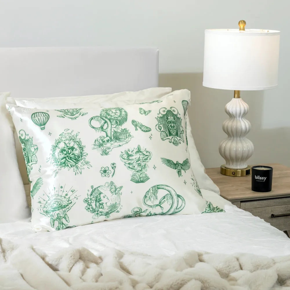 Wicked™ Amazafying Green Standard Pillowcase