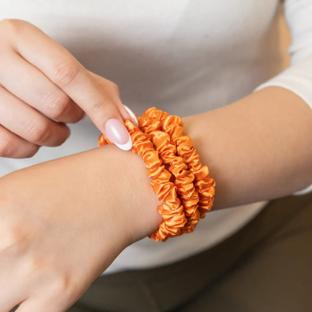 Blissy Skinny Scrunchies in Coral