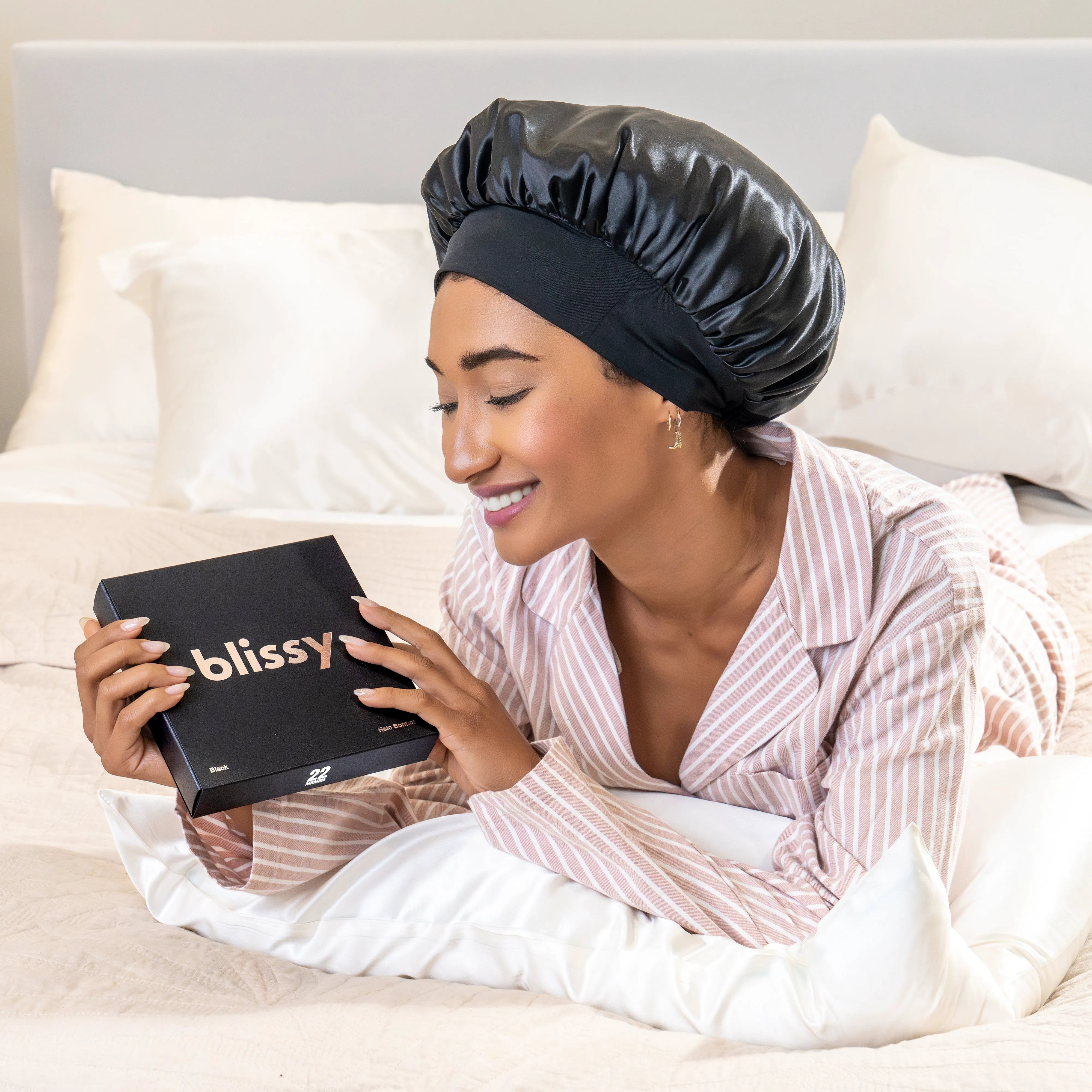 Blissy Halo Bonnet in Black