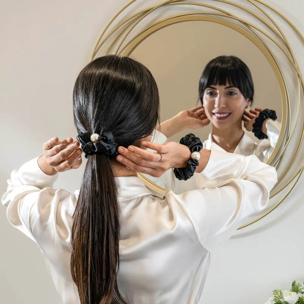 Blissy Pearl Scrunchie - Black