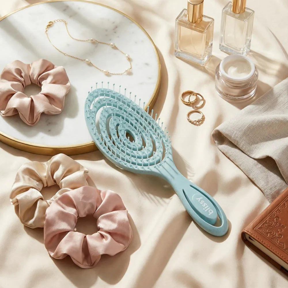 Blissy Detangling Brush in Blue