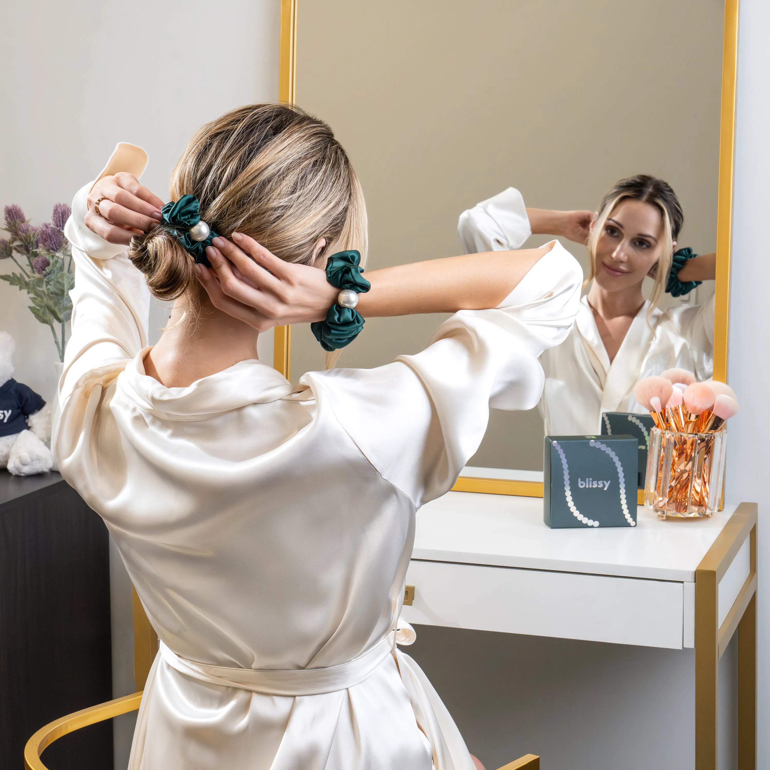 Blissy Pearl Scrunchies in Emerald
