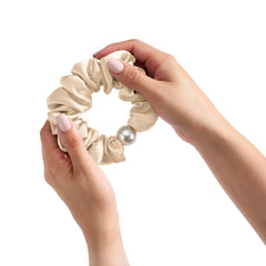 Blissy Pearl Scrunchie in Taupe