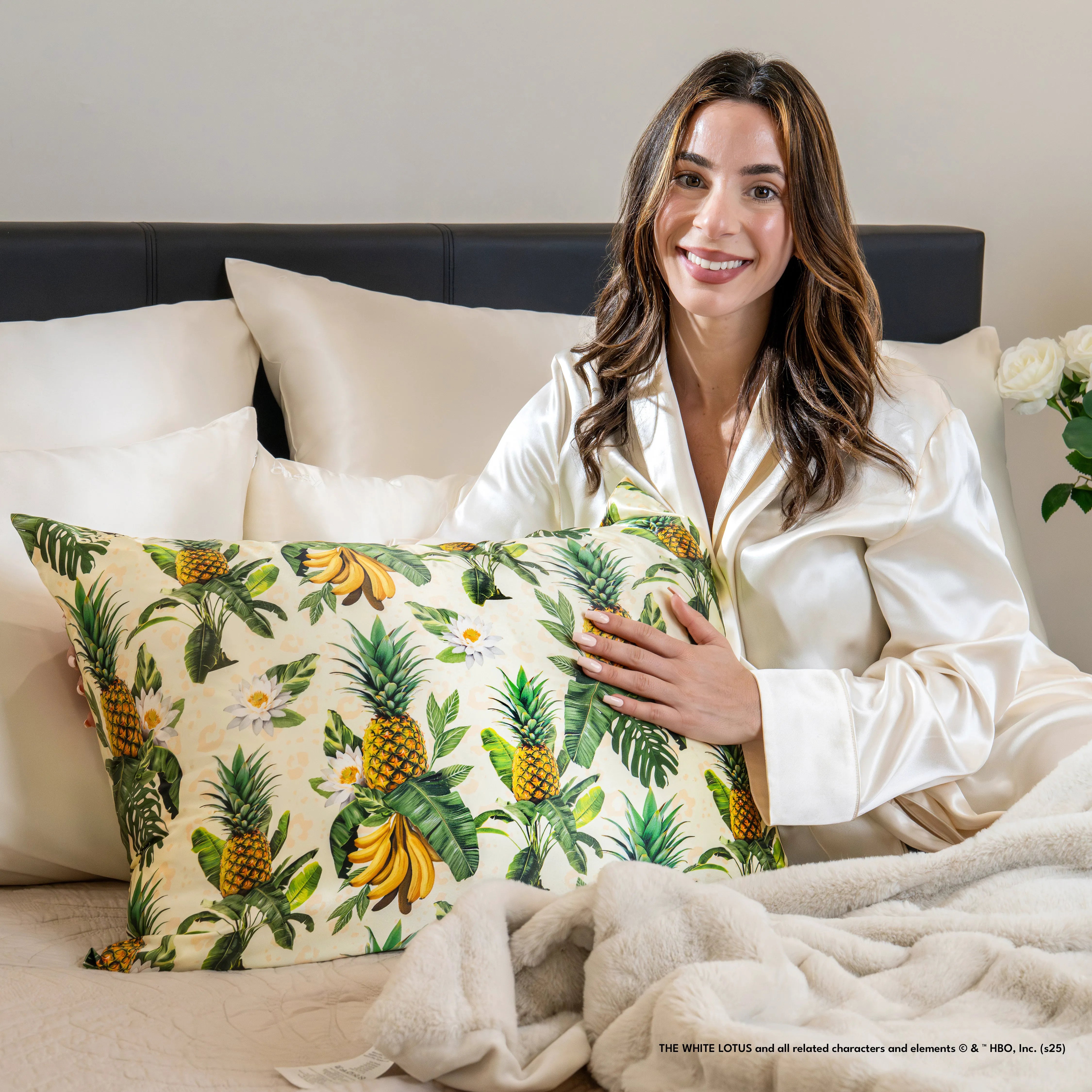 White Lotus Pineapple Standard Pillowcase