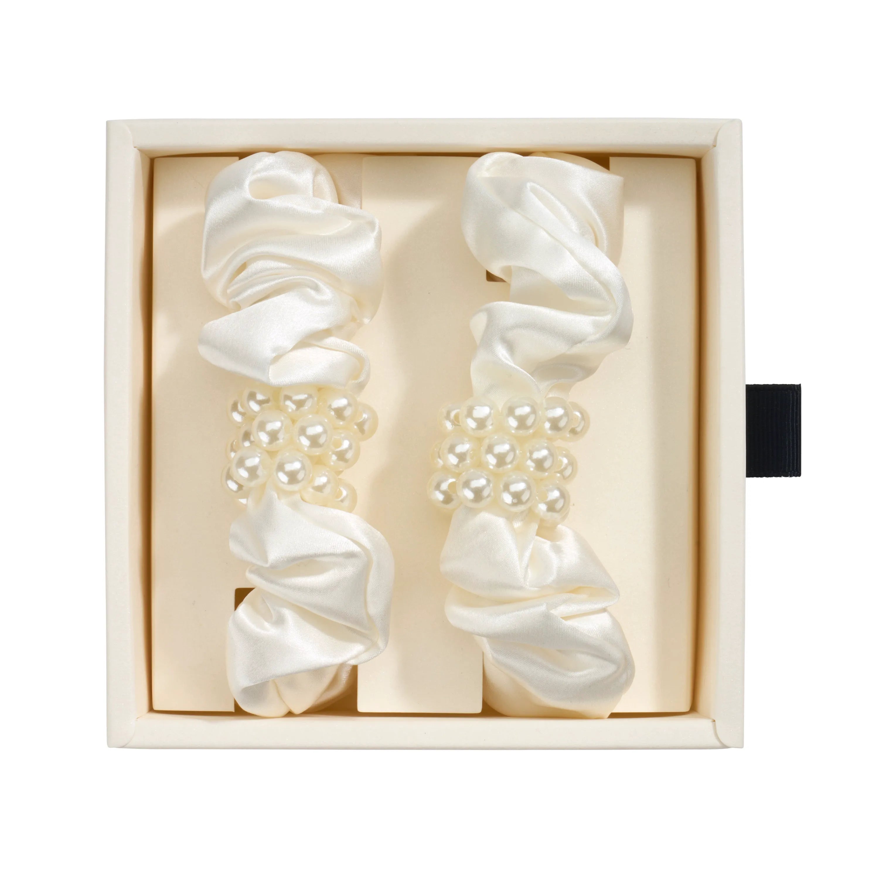Blissy Petite Pearl Scrunchies in White
