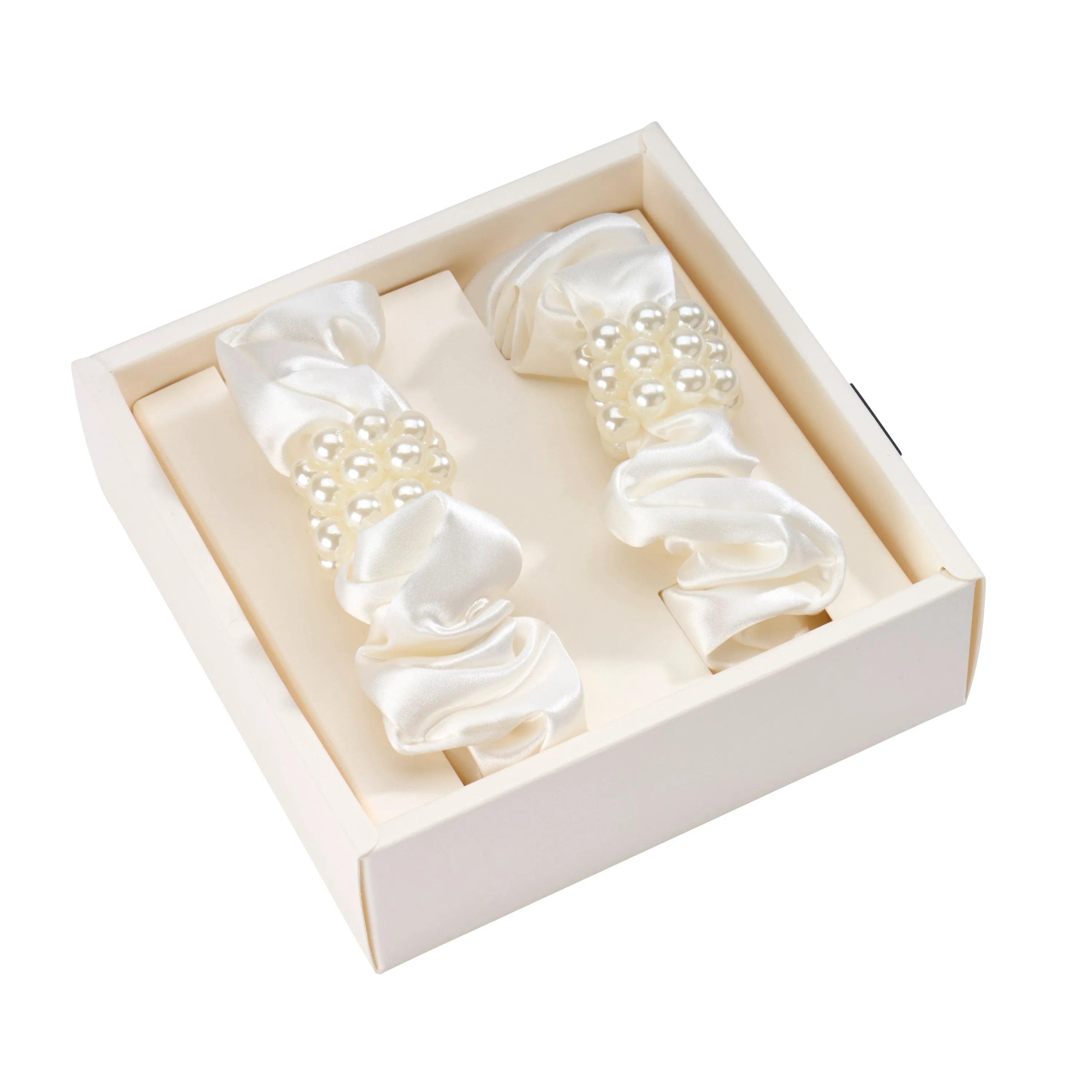 Blissy Petite Pearl Scrunchies in White