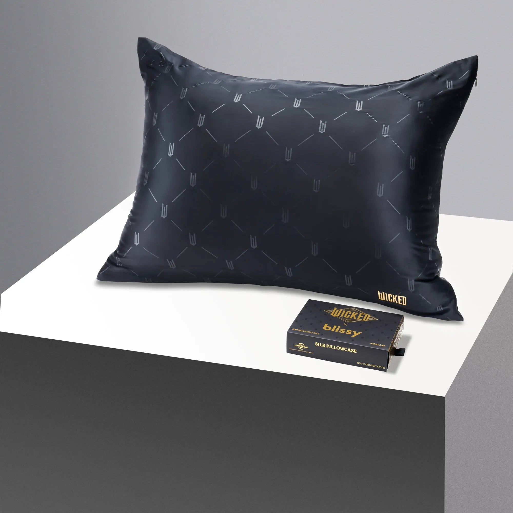 Wicked™ Not Your Basic Witch King Pillowcase